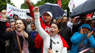Cientos de manifestantes vuelven a tomar las calles en Turquía