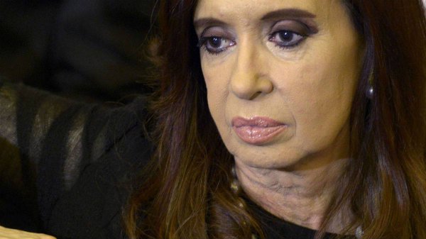 Argentina: Realizan allanamientos en causa que investiga a Fernández