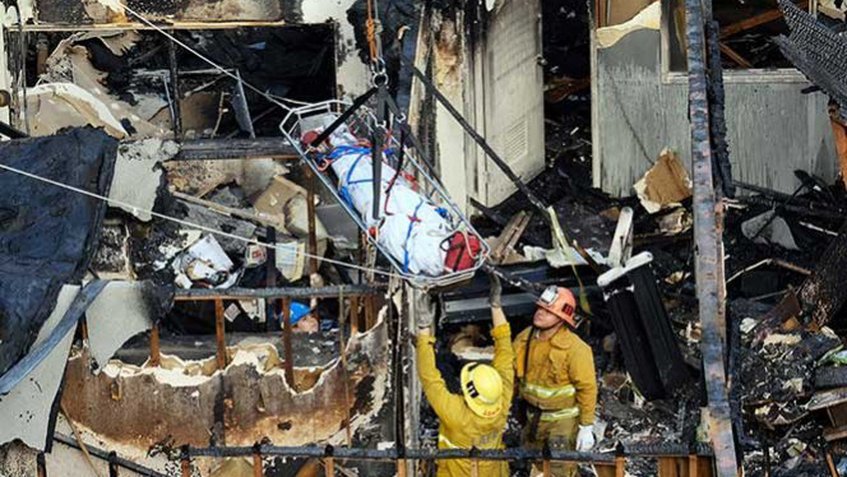 Mueren cinco personas en el incendio de un edificio en Los Ángeles