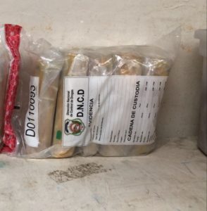 DNCD ocupa 23 paquetes de cocaína en el AILA