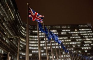 UE: Bruselas y Londres pactan relación política tras Brexit
