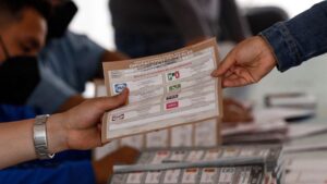 México celebra elecciones intermedias con participación récord