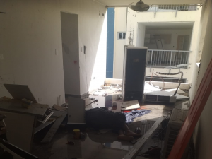 Un muerto y varios heridos durante explosión en residencial de Bávaro