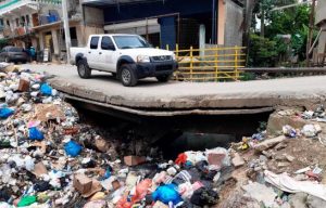 Inician trabajo para reconstrucción de puente sobre cañada en Pantoja