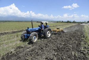 Programa arado gratuito figura ahorro de RD$450 mm para agricultores