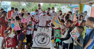 Fundación Doña Fran entrega juguetes a niños de escasos recursos