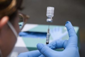 Inician preparativos en centros educativos para vacunación infantil