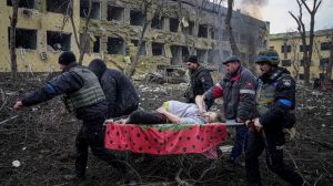 Ataque con bombas destroza un hospital infantil en Ucrania