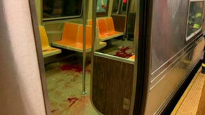 Autoridades NYC ofrecen recompensa por autor del tiroteo en el metro