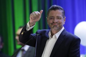 El economista Rodrigo Chaves es el nuevo presidente de Costa Rica