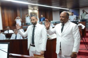 Reeligen por tercera vez a Ambioris González en Concejo de Regidores