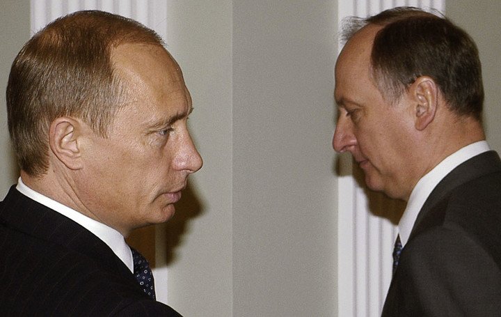 Vladimit Putin junto a Nikolai Patrushev,